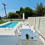 Zorbas Family Vilă Platanias (Skiathos)
