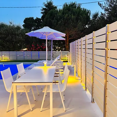 Zorbas Family Platanias (Skiathos)