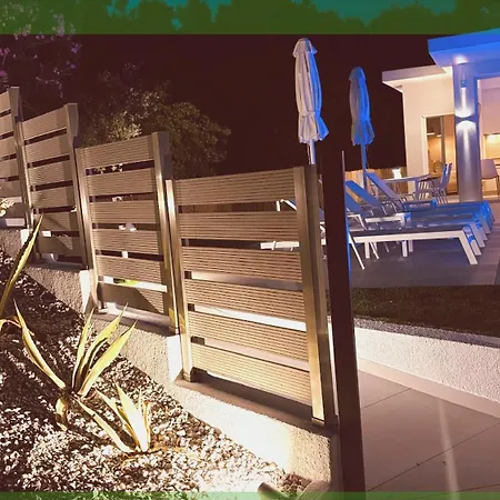 ヴィラ Zorbas Family