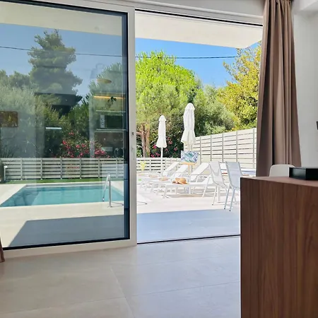 Zorbas Family Villa