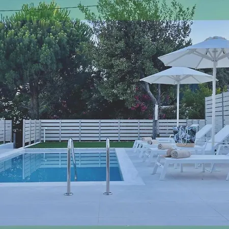 Zorbas Family Villa *