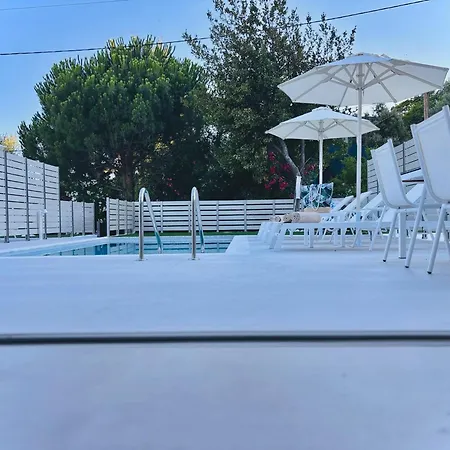 Zorbas Family Vila Platanias (Skiathos)