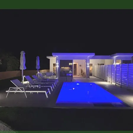 Zorbas Family Villa *