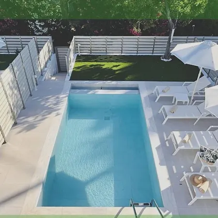 Zorbas Family Villa Skiathos Town