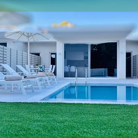 Zorbas Family Villa