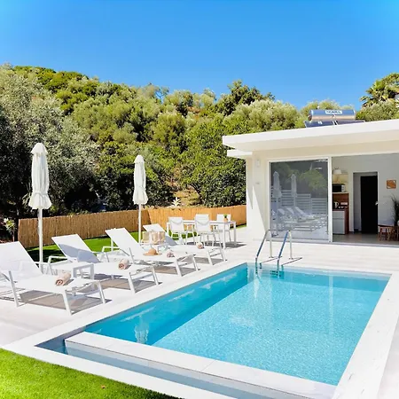 Zorbas Family Platanias (Skiathos)